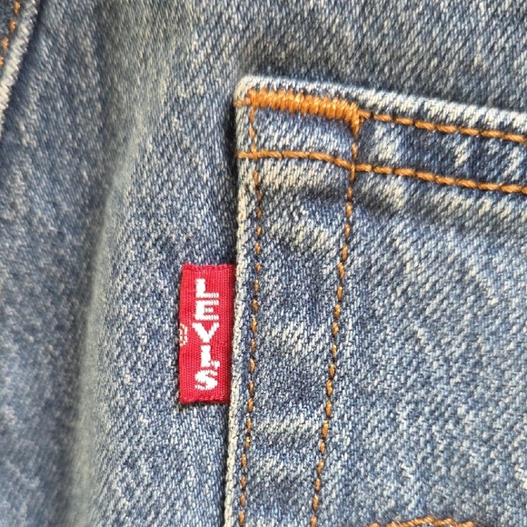 Levi's Premium Denim Button-Fly Wedgie Jean in Medium Wash - Size 31 - Picture 5 of 13